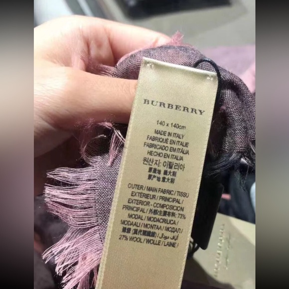 NWT Burberry relaxed mega check modal wool scarf in beautiful dark trenc… - Picture 3 of 9